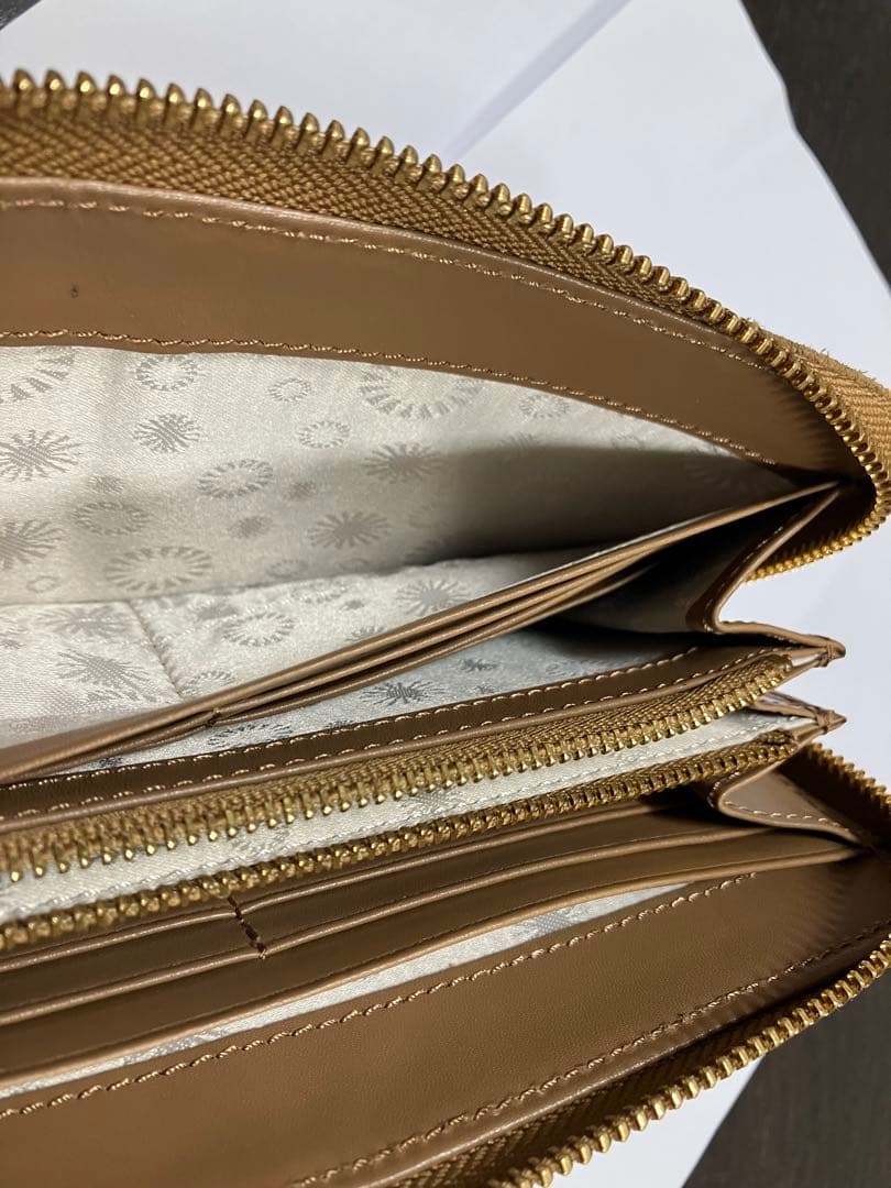 【☆UGG】スウェード財布