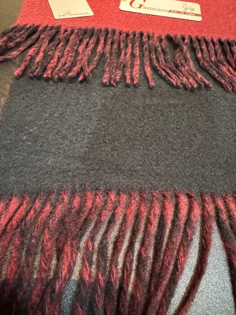 グアナコウール 臙脂色　黒　ストール 共箱入り