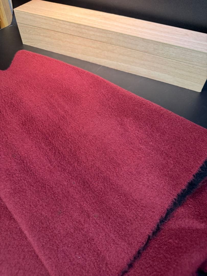 グアナコウール 臙脂色　黒　ストール 共箱入り