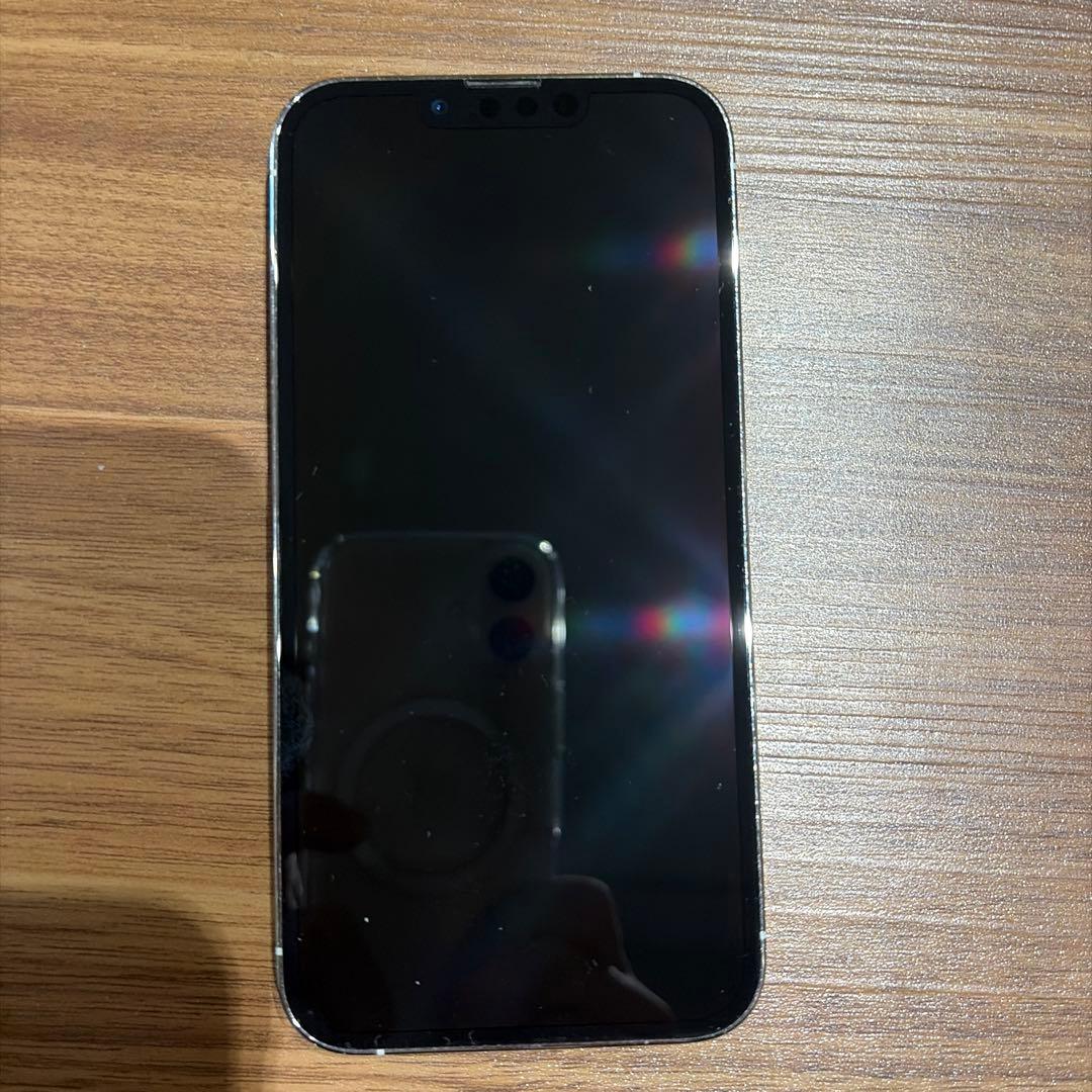 iPhone 13 Pro シルバー 背面ひび割れ - メルカリ