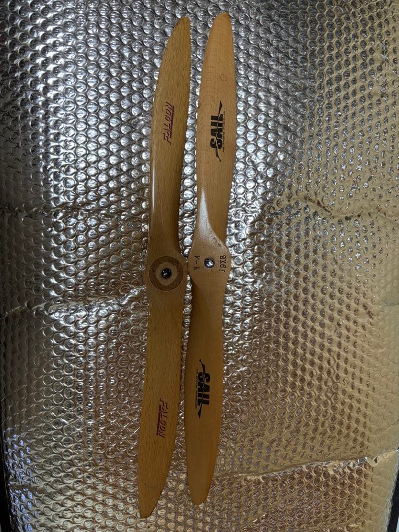 ラジコン飛行機　78インチEXTRA 300 EXTREME FLIGHT