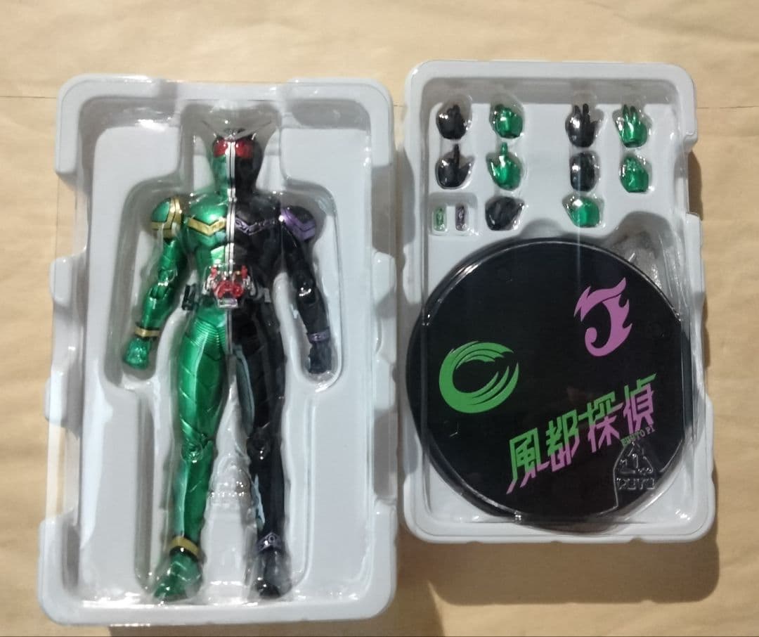 S.H.Figuarts 仮面ライダーW サイクロンジョーカー 真骨彫 風都探偵