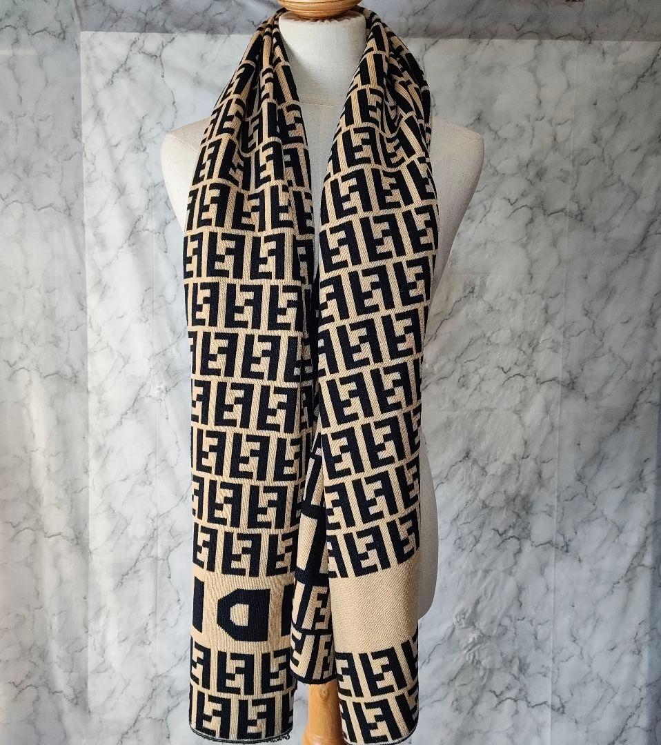 【FENDI】ズッカ柄 BIGフェンディロゴ WOOL ニット 大判 ストール