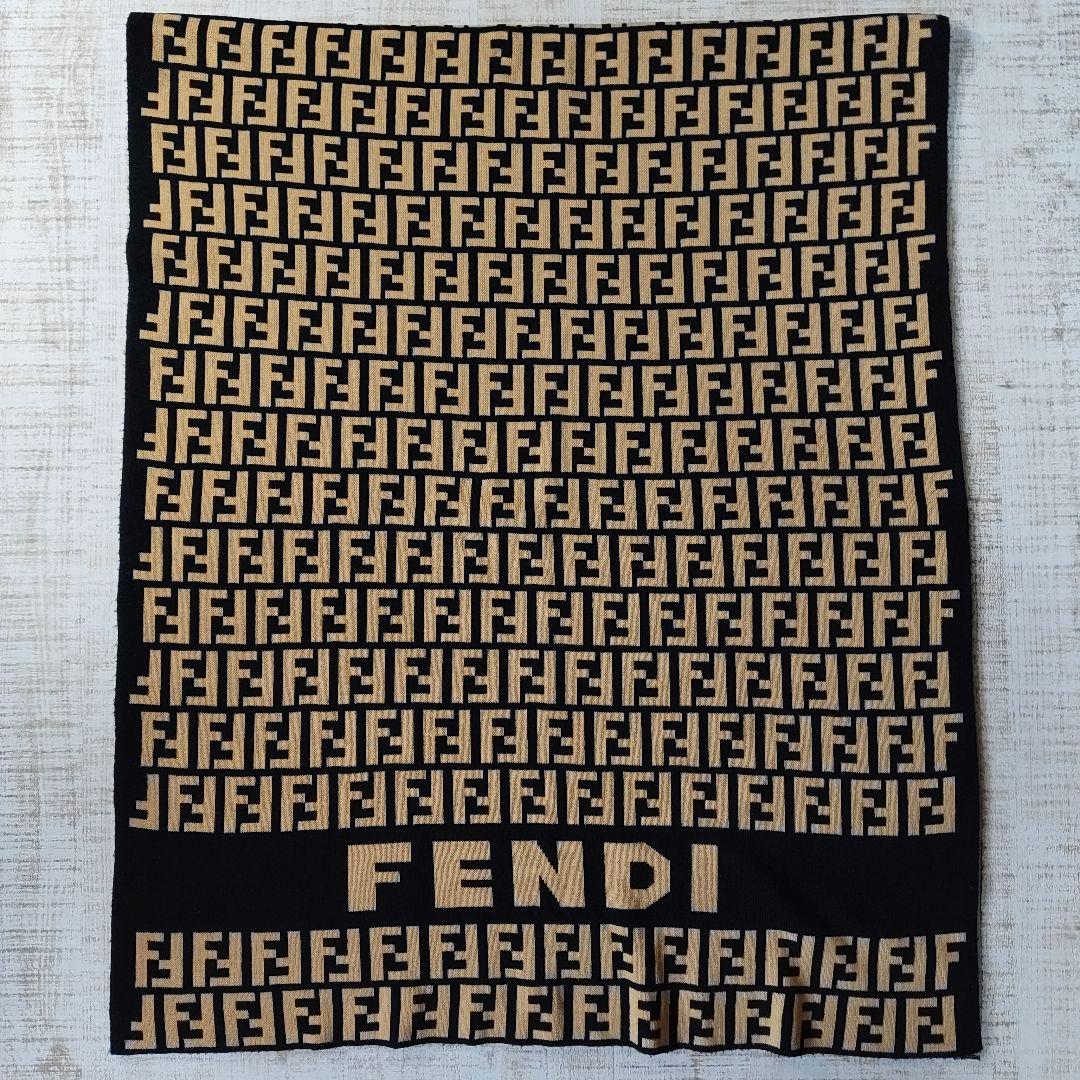 【FENDI】ズッカ柄 BIGフェンディロゴ WOOL ニット 大判 ストール