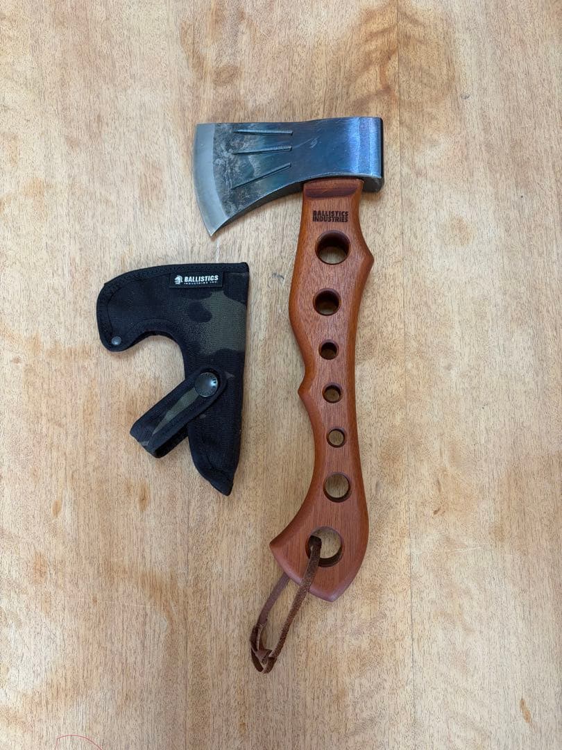 BALLISTICS ドリルド ハンド アックス ウォールナット　ケース付き