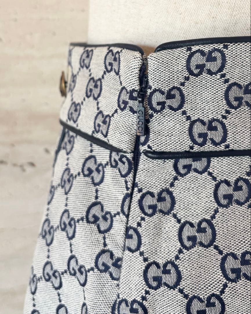 GUCCI】美品！GG柄 スカート 40サイズ タイガーボタン 総柄