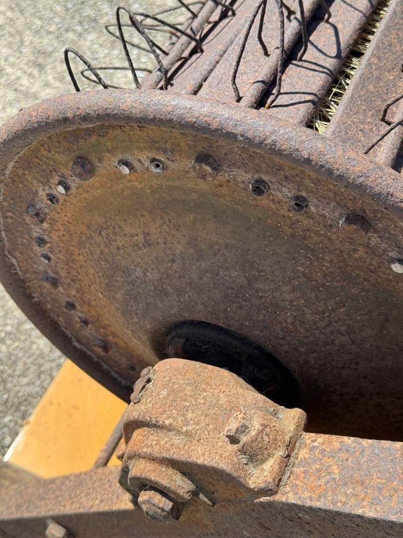 足踏み式　脱穀機　送料込みです