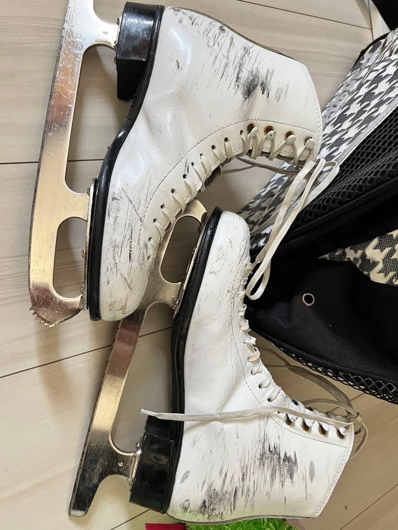 フィギュア アイススケート ブーツ とアクセサリー 22cm