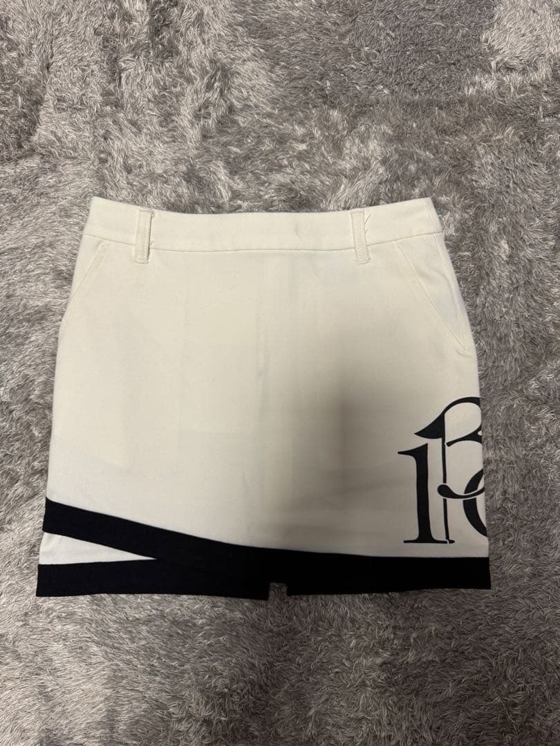 1PIU1UGUALE3 GOLF ロゴスカート サイズ2 定価44000円