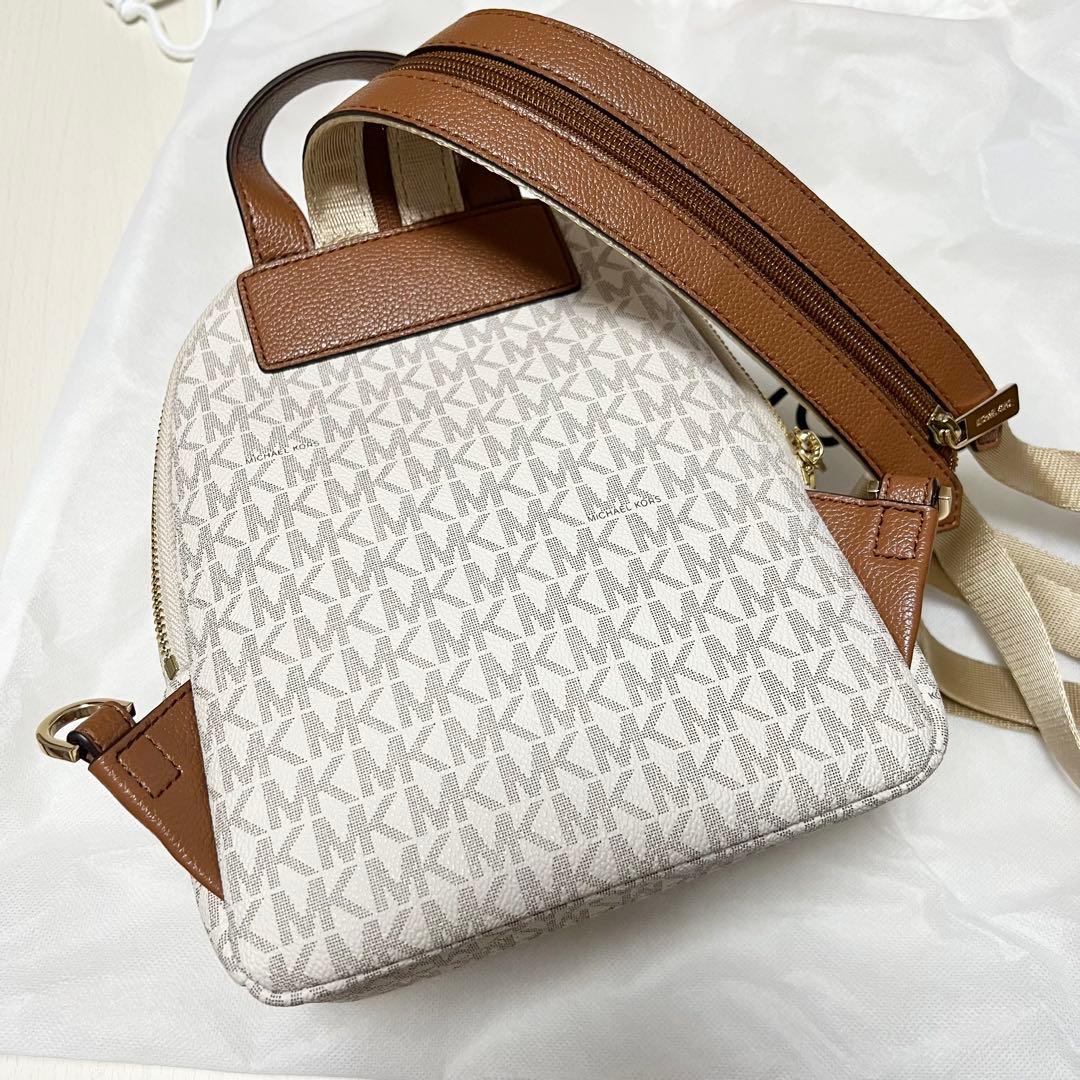 新品未使用　マイケルコース コンバーチブル バックパック スモール　ホワイト