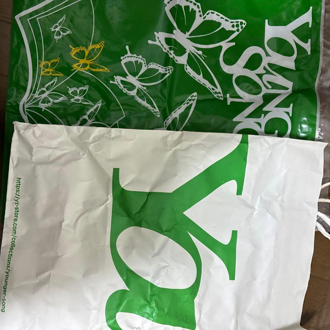 【即完品！】 Younger Song Butterfly logo sweat