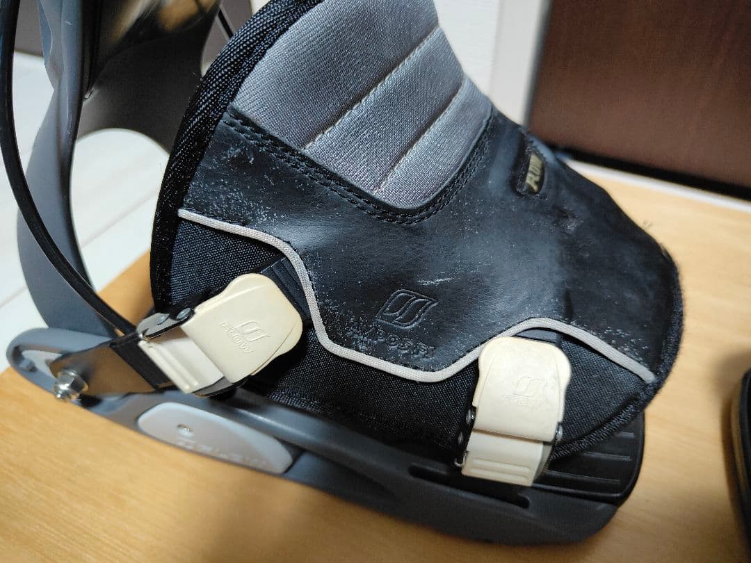 FLOW スノーボードビンディング ブラック　AMP05FS