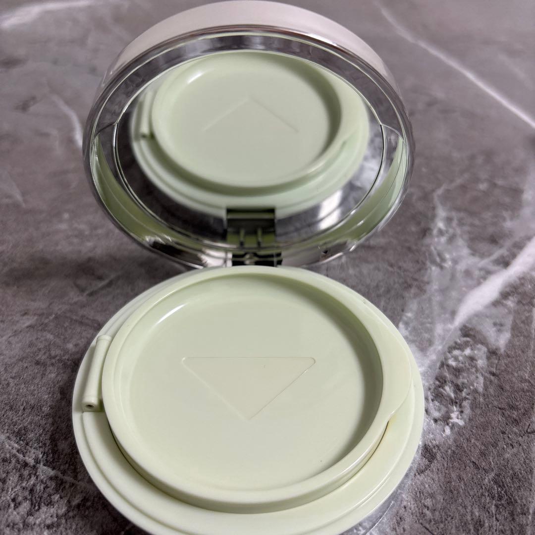 1度試しのみ　プラダ ビューティ クッションファンデーション　LN10