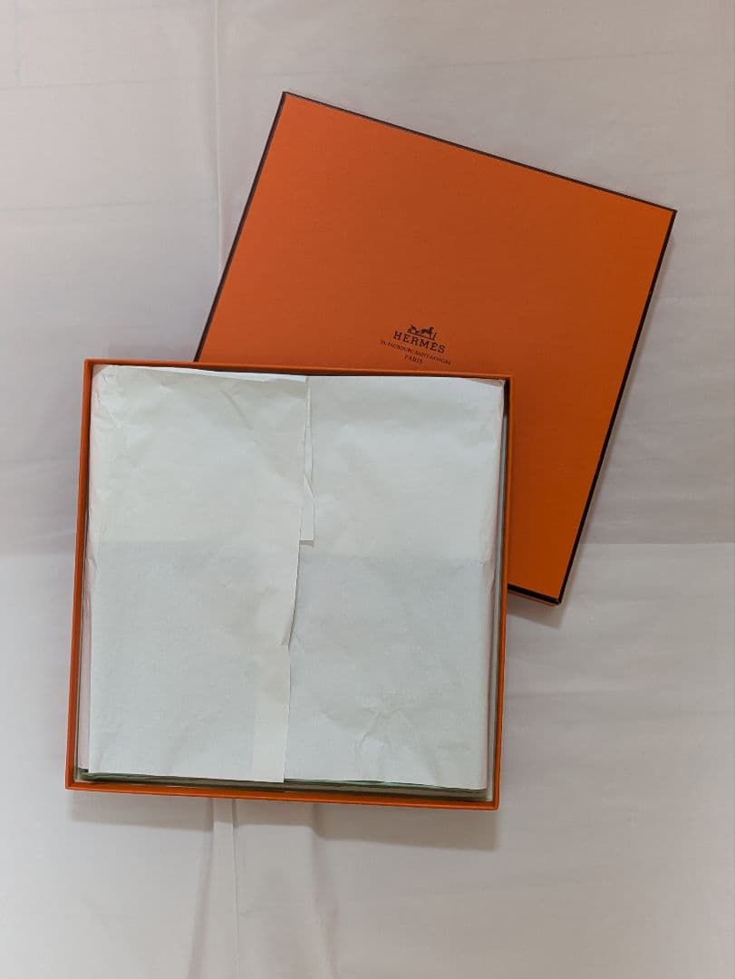 未使用　エルメス　スカーフ　カレ　90 タンザニア　グリーン　箱付き