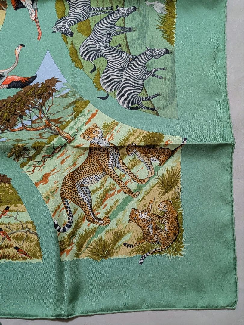 未使用　エルメス　スカーフ　カレ　90 タンザニア　グリーン　箱付き