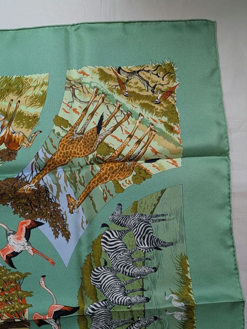 未使用　エルメス　スカーフ　カレ　90 タンザニア　グリーン　箱付き