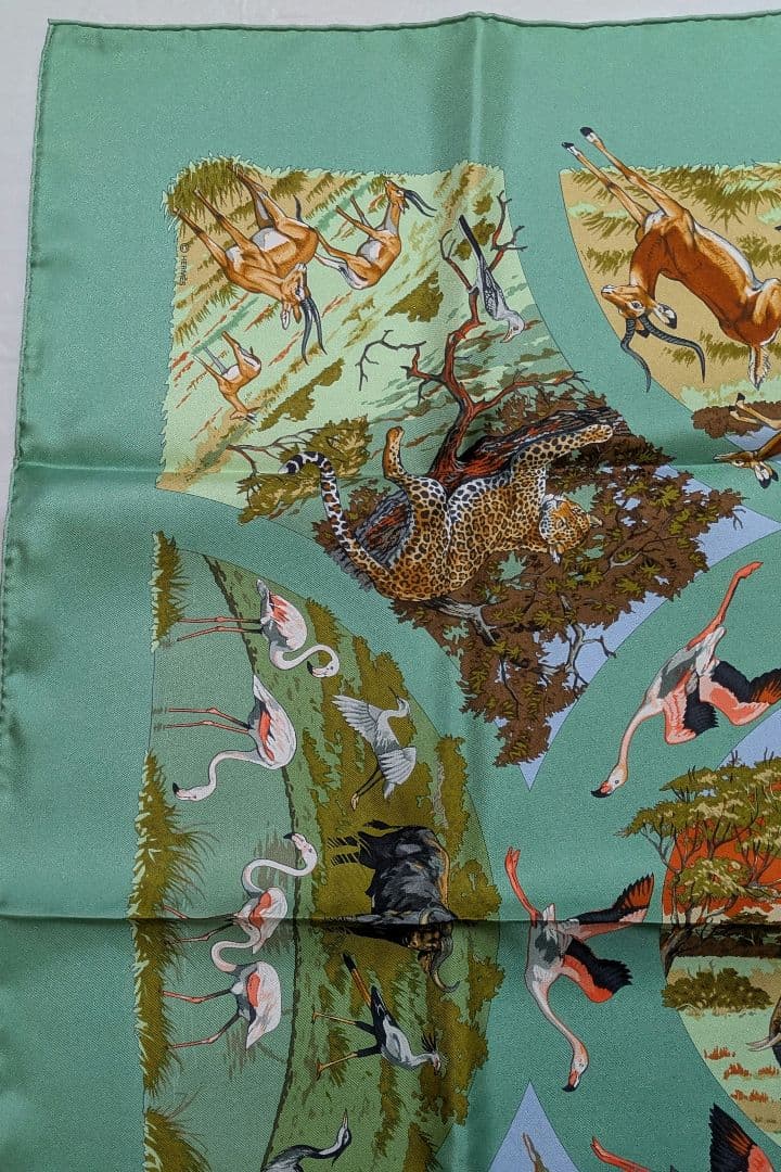 未使用　エルメス　スカーフ　カレ　90 タンザニア　グリーン　箱付き