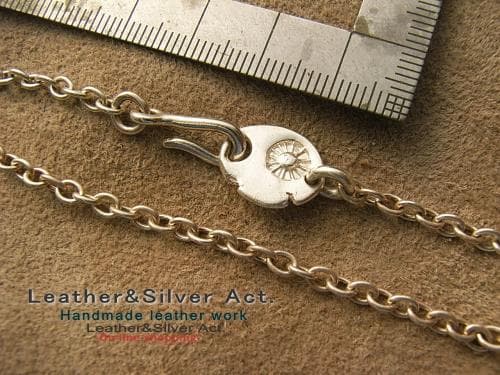 イーグルペンダントトップ　シルバーネックレス　ゴールド（ｋ18）イーグル手彫り