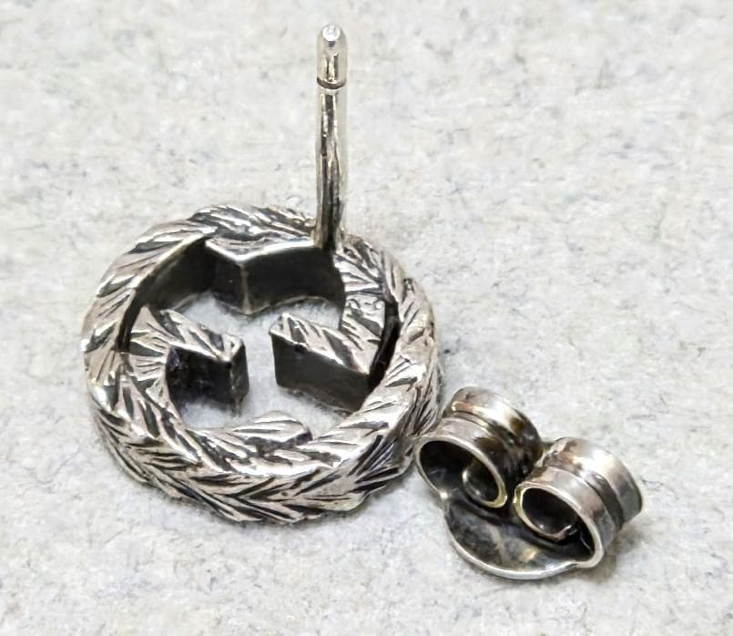 Gucciグッチ　インターロッキングダブルG　S925ピアス　片耳用　43010