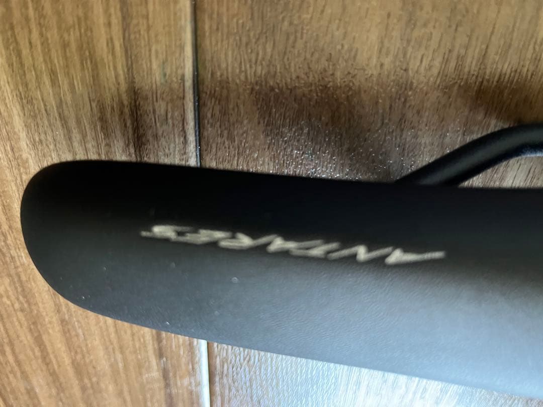 Fizik Antares ブラック サドル　R5