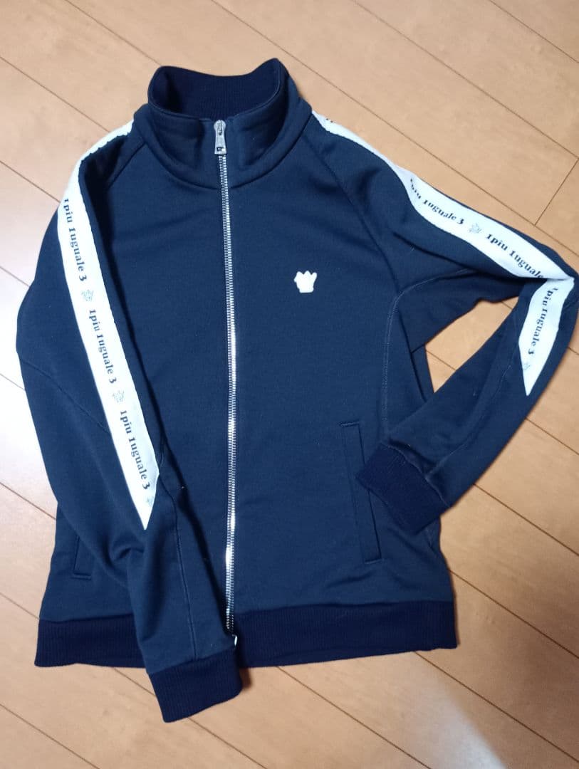 1PIU1UGUALE3　ジャージセットアップ