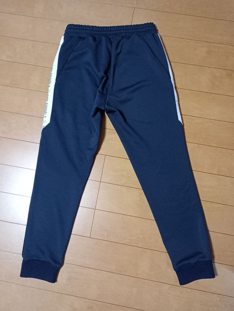 1PIU1UGUALE3　ジャージセットアップ