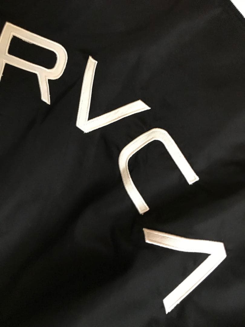 R V C A スタジャン