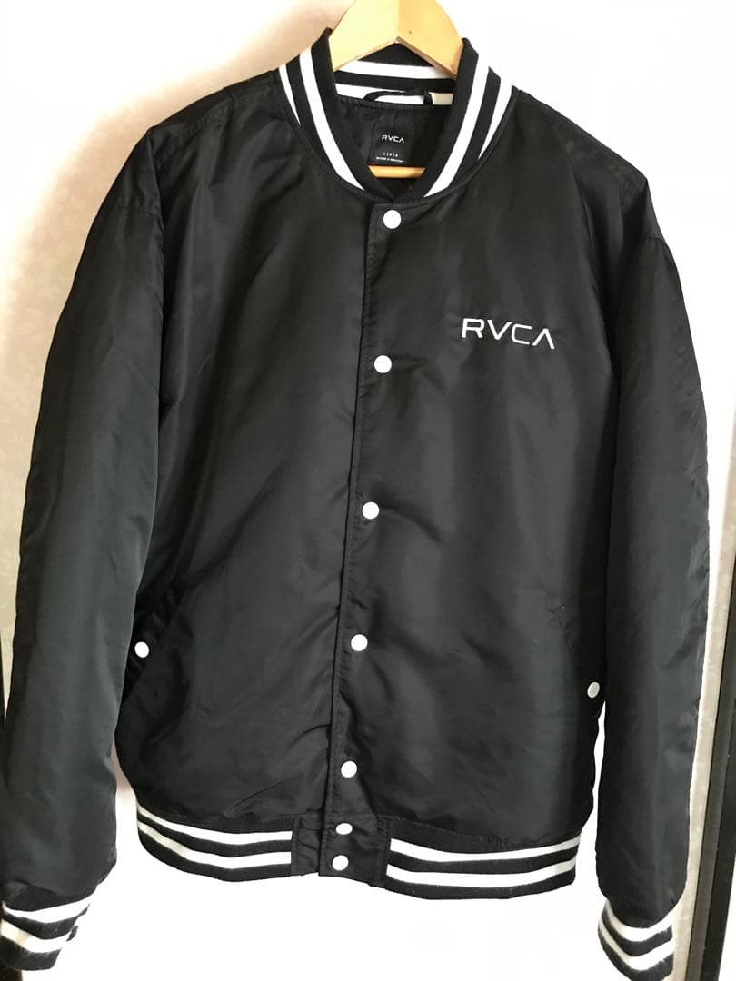 R V C A スタジャン