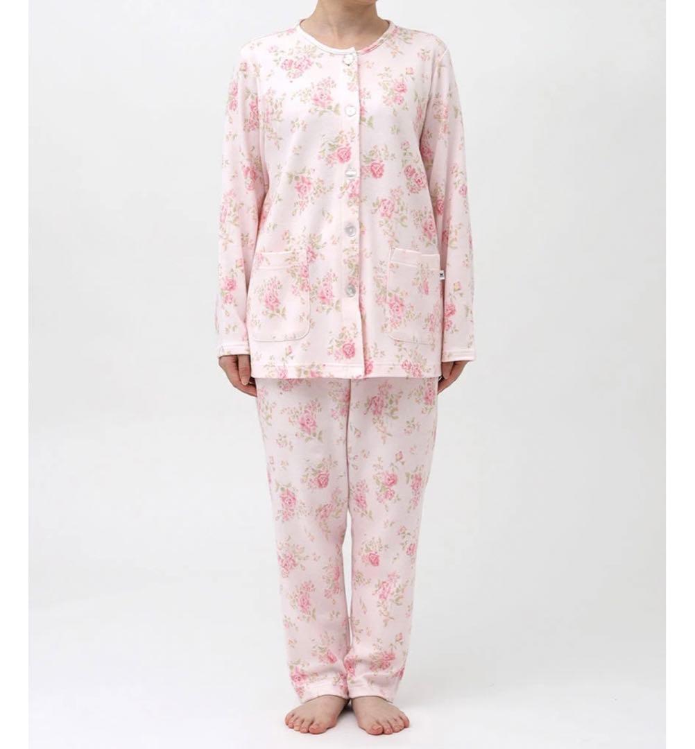 Wacoal パジャマ　あったか素材　長袖長ズボン　花柄 SPサイズ