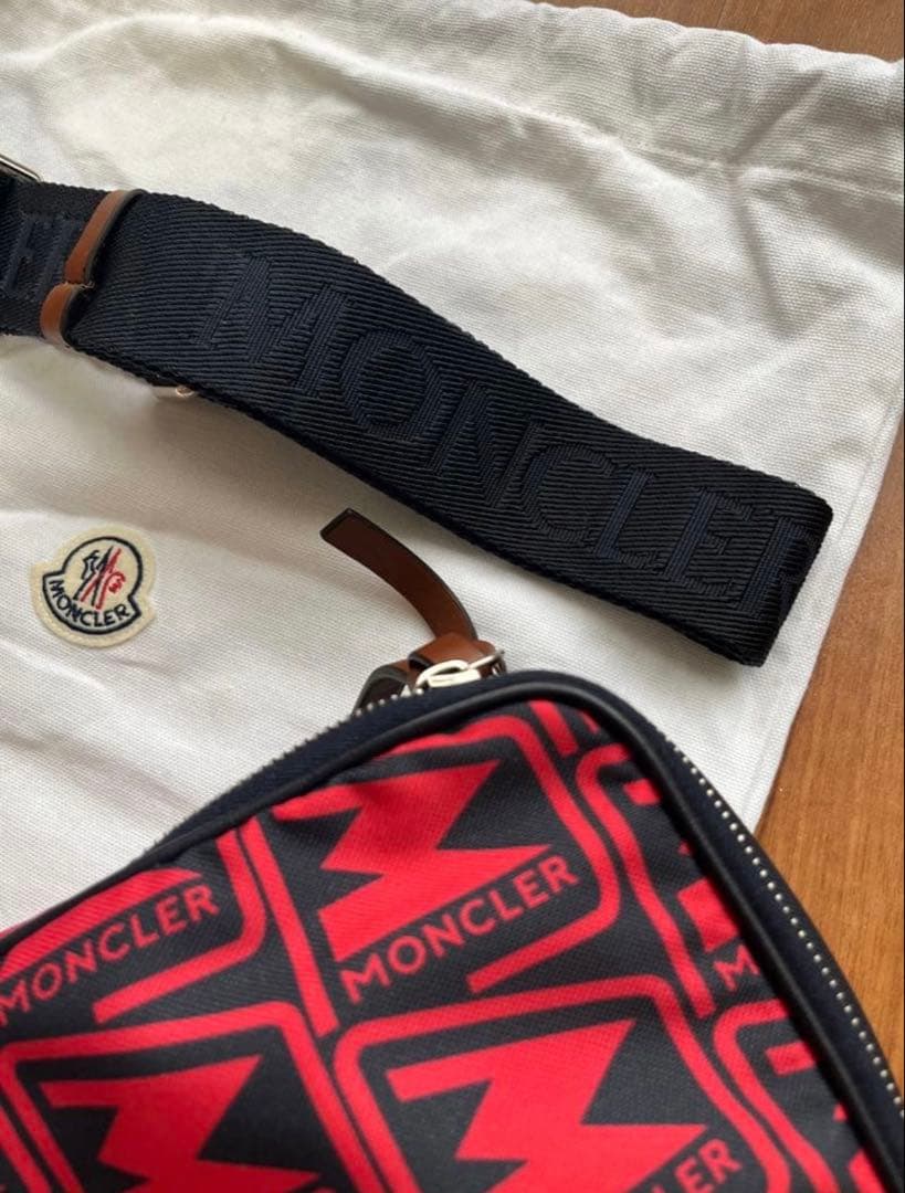 は*な様 モンクレール ショルダーバッグ ボディバッグ 斜め掛け MONCLER