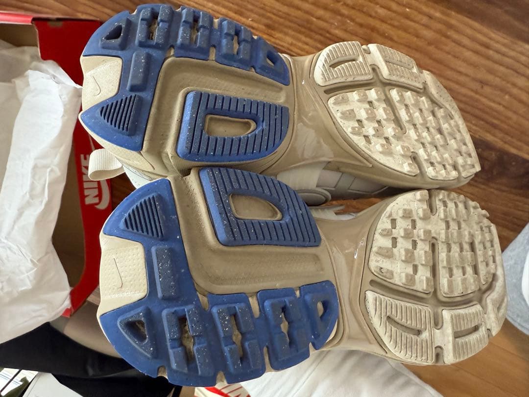 靴 W NIKE V2K RUN GTX 23.5cm