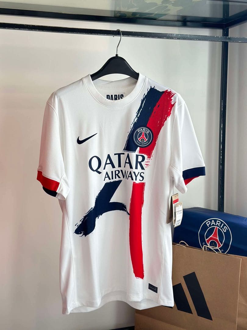 Nike Paris Saint-Germain シャツ