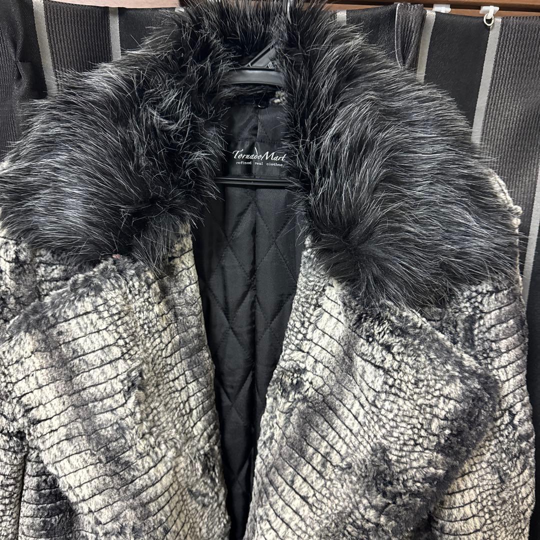 トルネードマート 抜染エンボスクロコファーロングコート