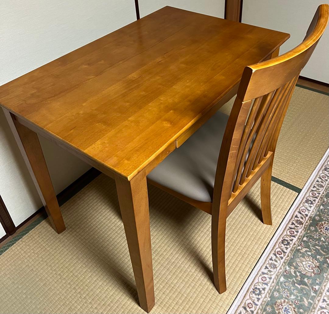 ヤマソロ製木製デスク引出し付き　(チェアーは譲渡済み)