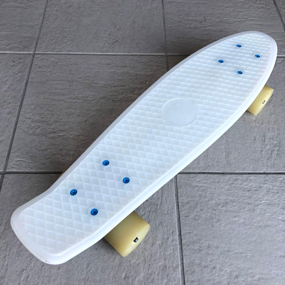 希少!!】penny 蓄光 ブルー 22インチ - メルカリ