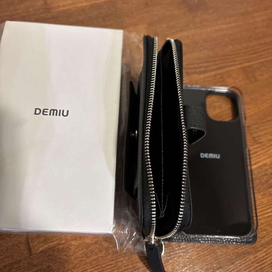DEMIU ミュウ　レミーポシェiPhone15ラウンドファスナー財布型ケース