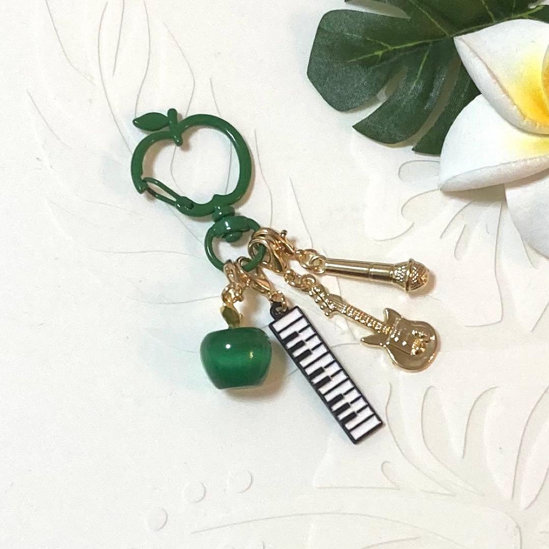 FUKU◎ペンライト　ショルダーストラップとキーホルダー