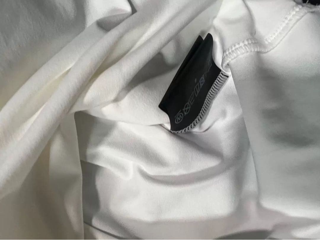 ま*ん様 TFW49 ホワイト長袖カットソー サイズM