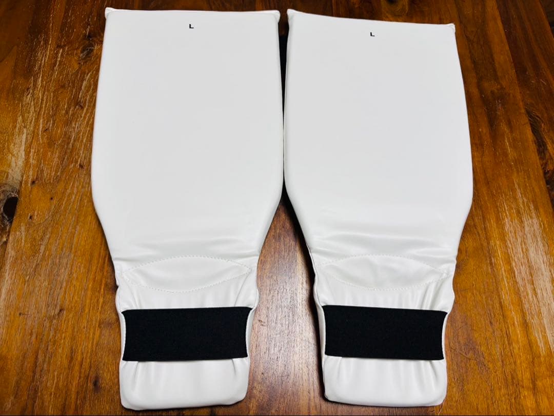 WINDY ボクシンググローブ 16oz / レガースLサイズ ホワイト セット