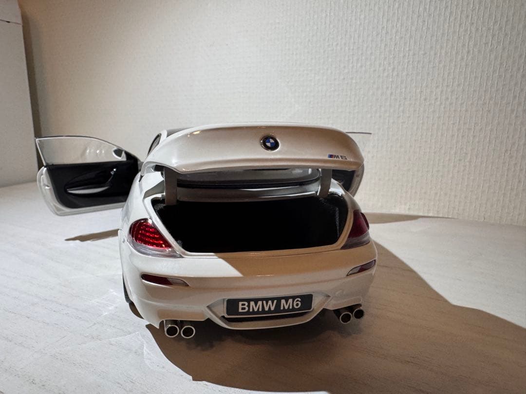 KYOSHO BMW M6 Coupe 1:18 ホワイト - メルカリ