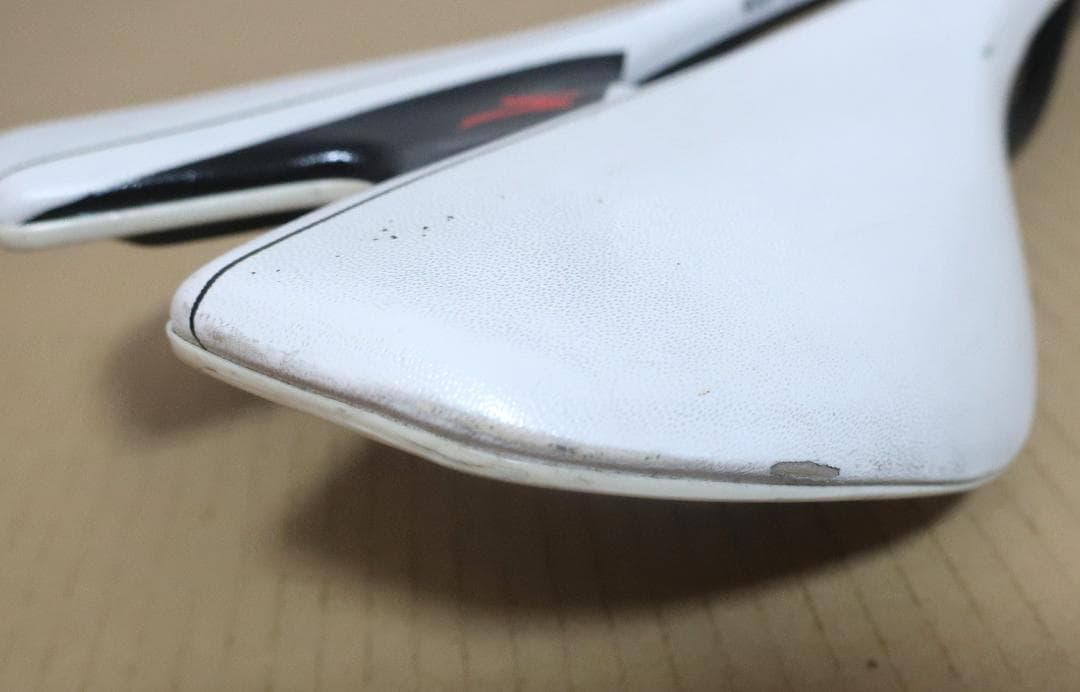 SPECIALIZEDサドル【TOUPE 143mm】カーボンレール仕様