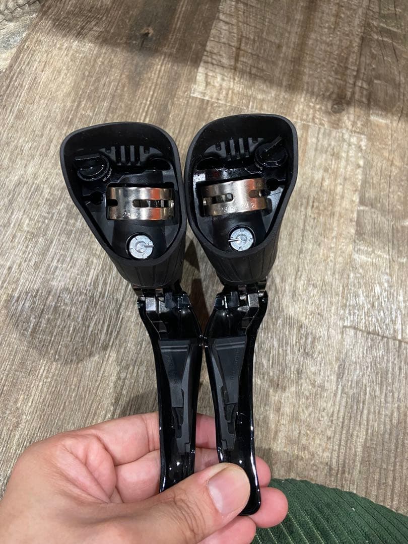 Shimano 105 ST-R7025 STIシフター　2×11s