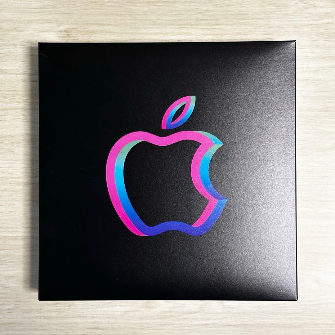 【新品・希少】渋谷Apple Store 限定ノベルティ Tシャツ&ピンバッジ