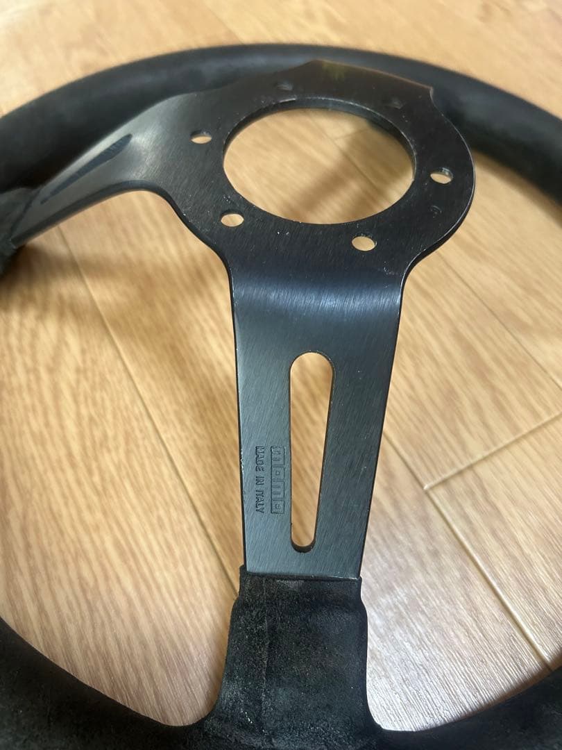 momo ステアリング 35パイ3本スポーク