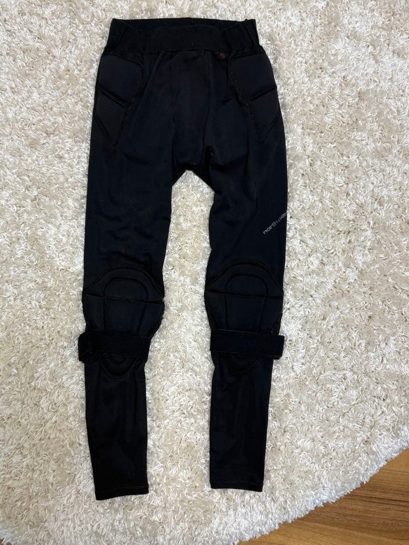 ROXYスノボウェア、ゴーグル、手袋、ヒッププロテクター4点セット