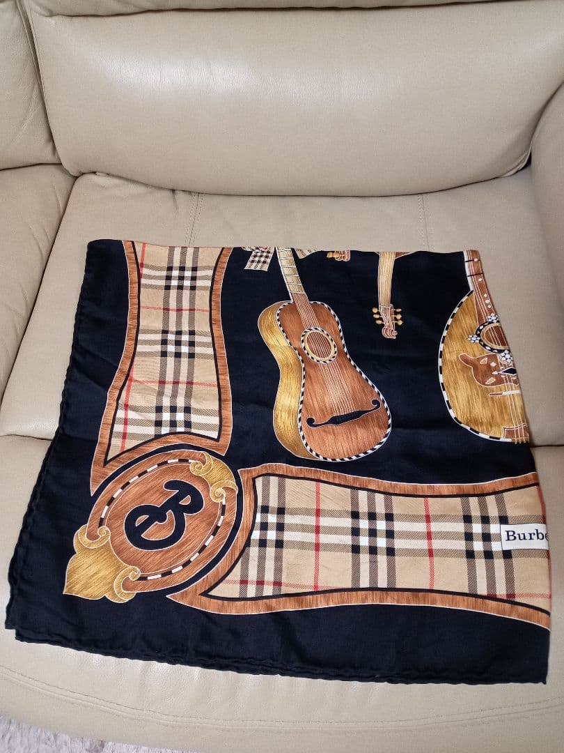 BURBERRYS‪♡楽器柄シルクスカーフ 大判スカーフ 黒 - メルカリ‬