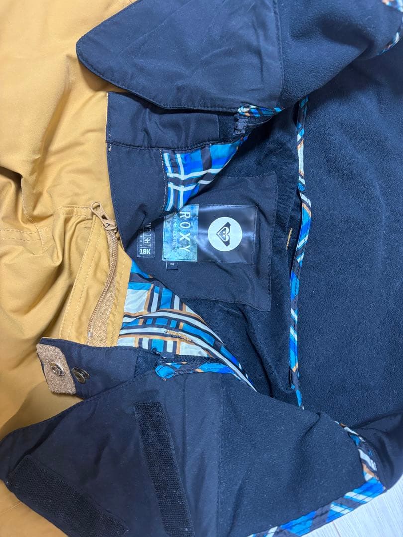 スノボウェア　ROXY 上下Mサイズ