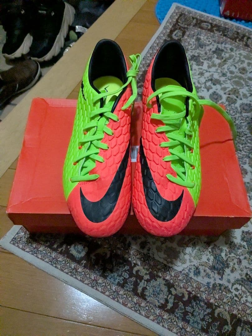 Nike Hypervenom サッカーシューズ ネオンカラー