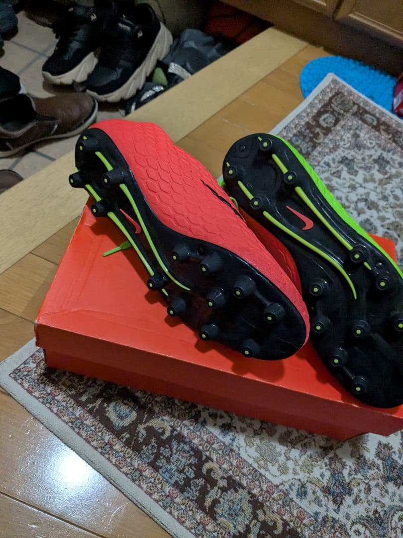 Nike Hypervenom サッカーシューズ ネオンカラー