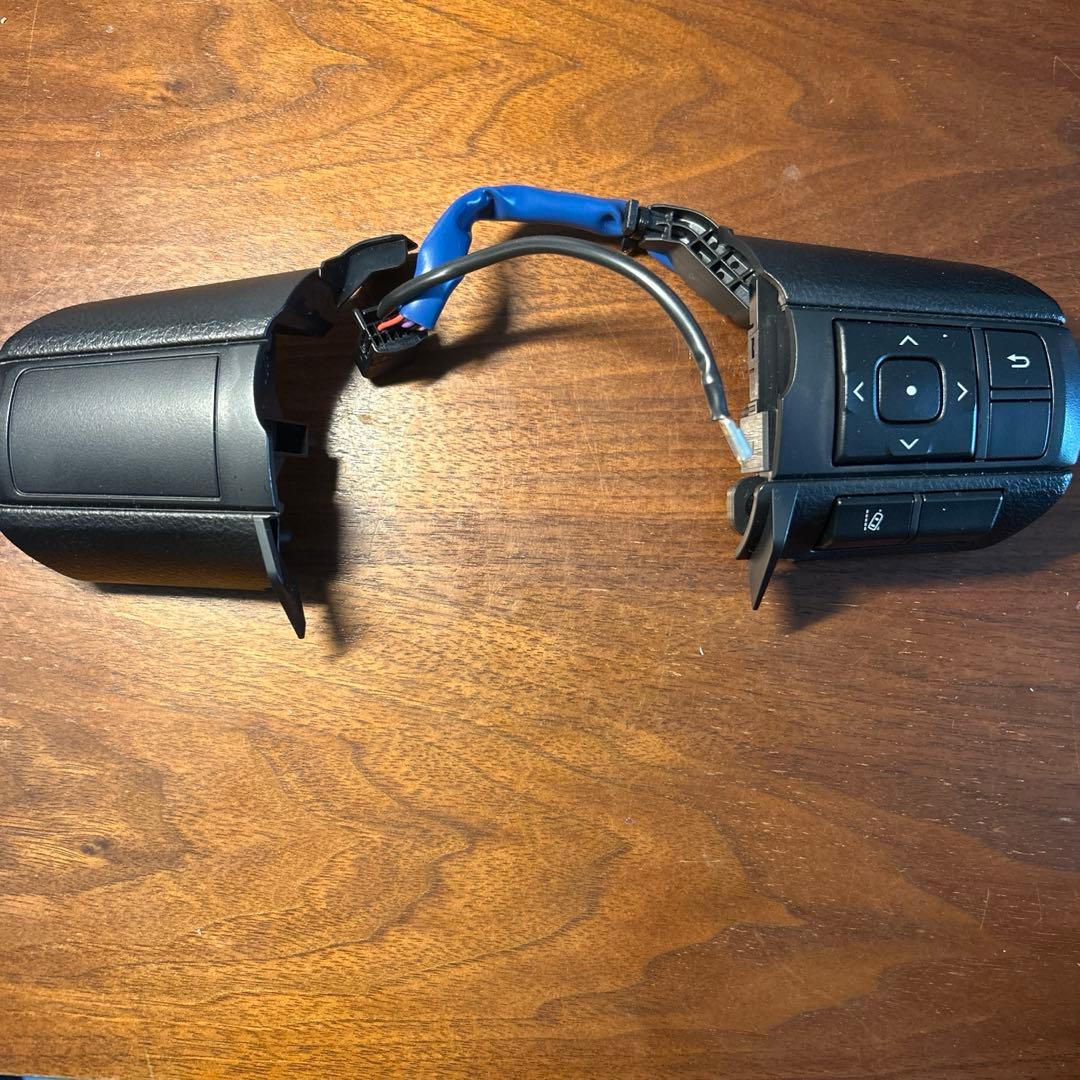 再再販 GDJ76W ランドクルーザー70 純正ステアリングスイッチ - メルカリ